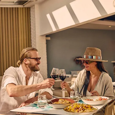 Beneste Flamenca Hotel