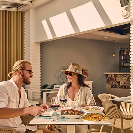 Отель Beneste Flamenca