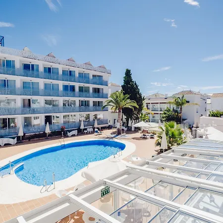 ホテル Beneste Flamenca ネルハ